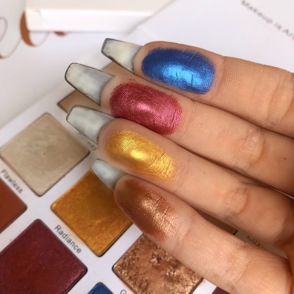 Matte and Shimmer Eyeshadow & Highlighter Palette - Picture 3 of 6